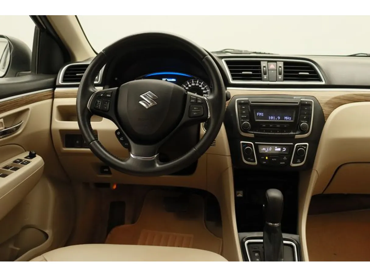 Car image 15