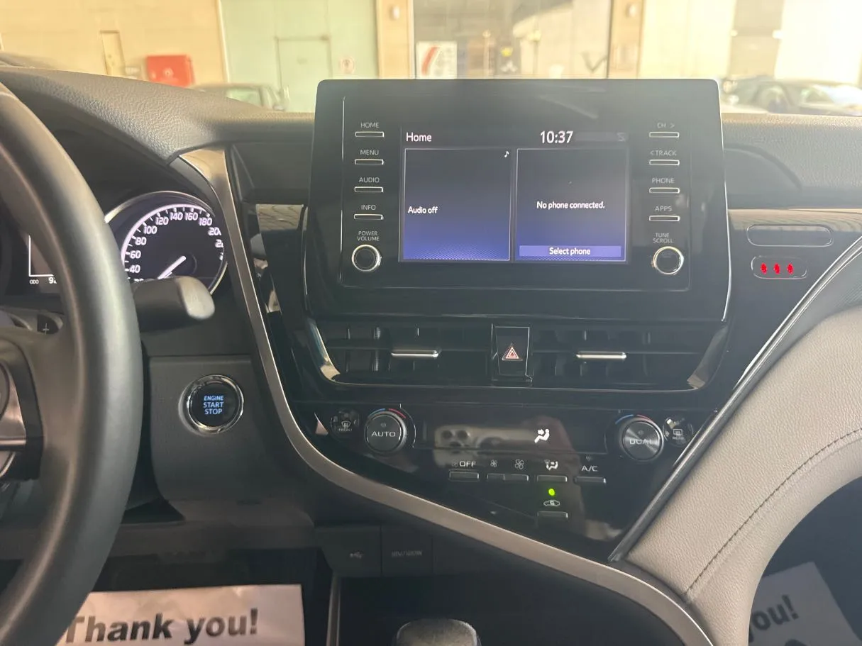 Car image 15