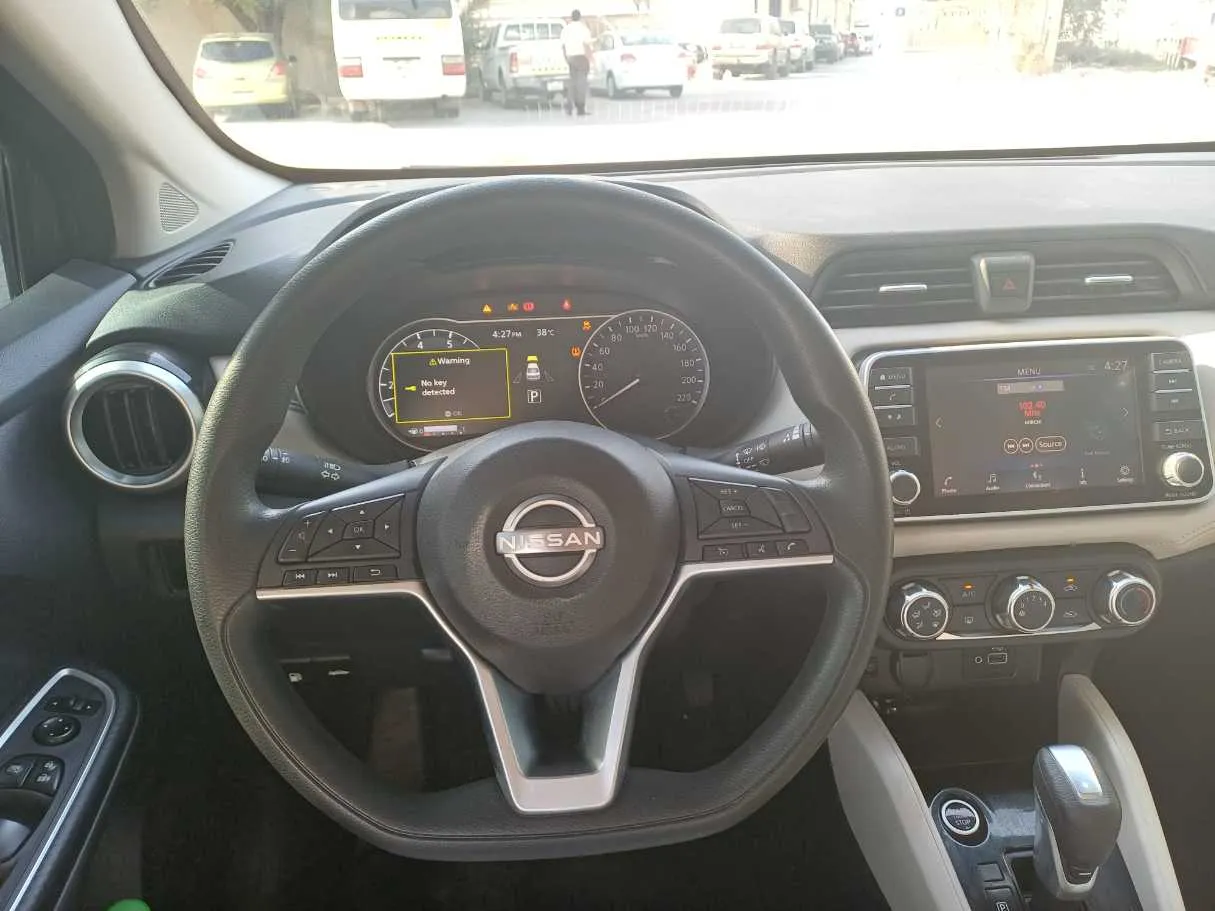 Car image 17