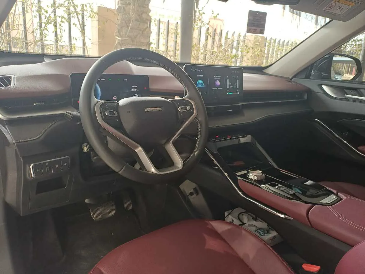 Car image 11