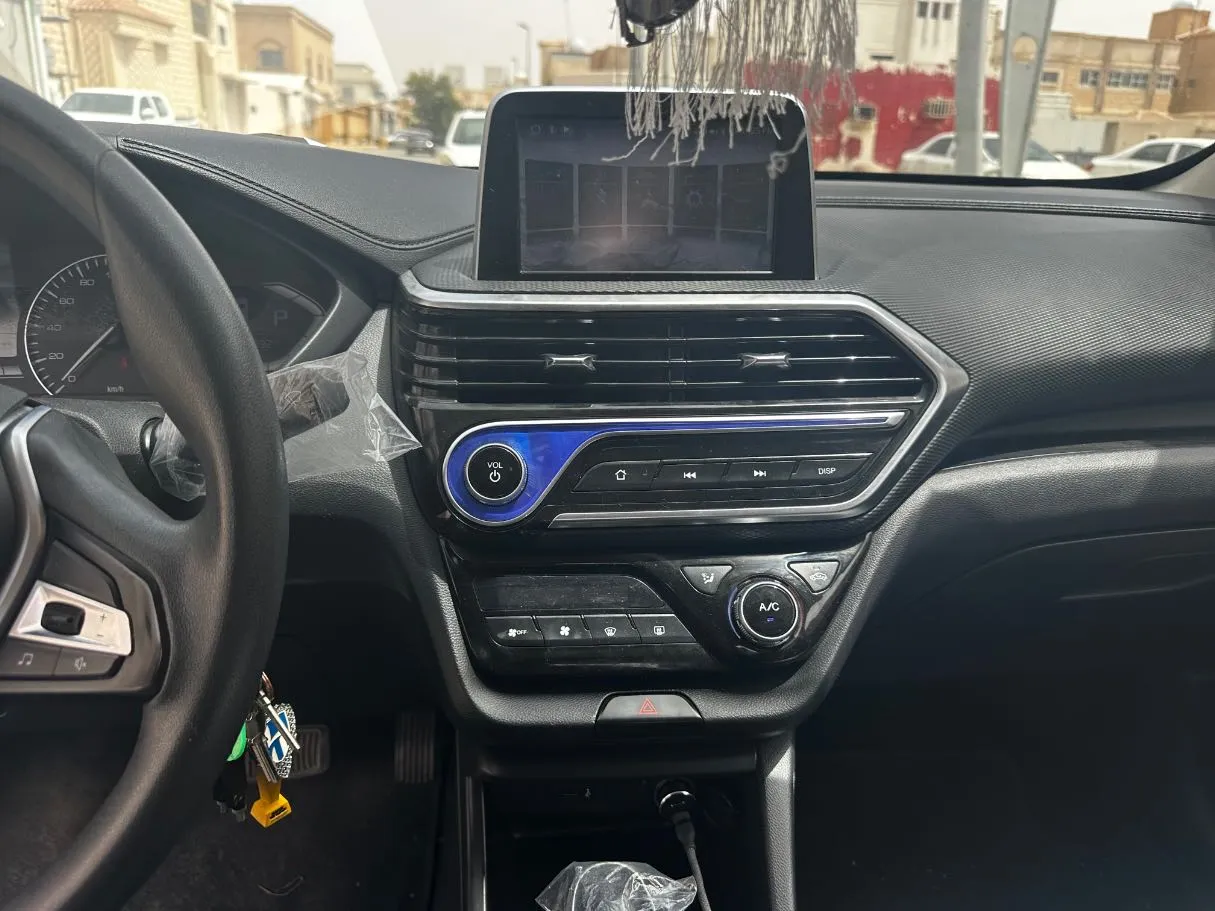Car image 20