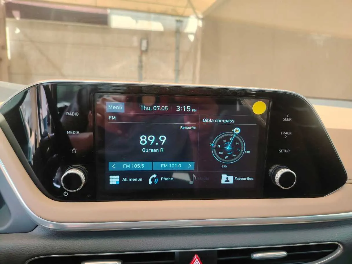 Car image 23