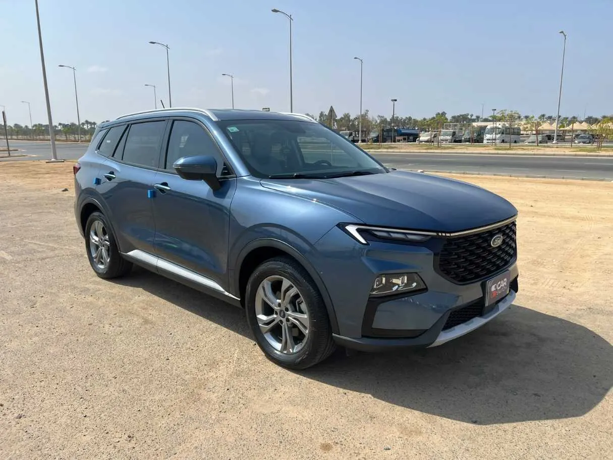 Car image 3