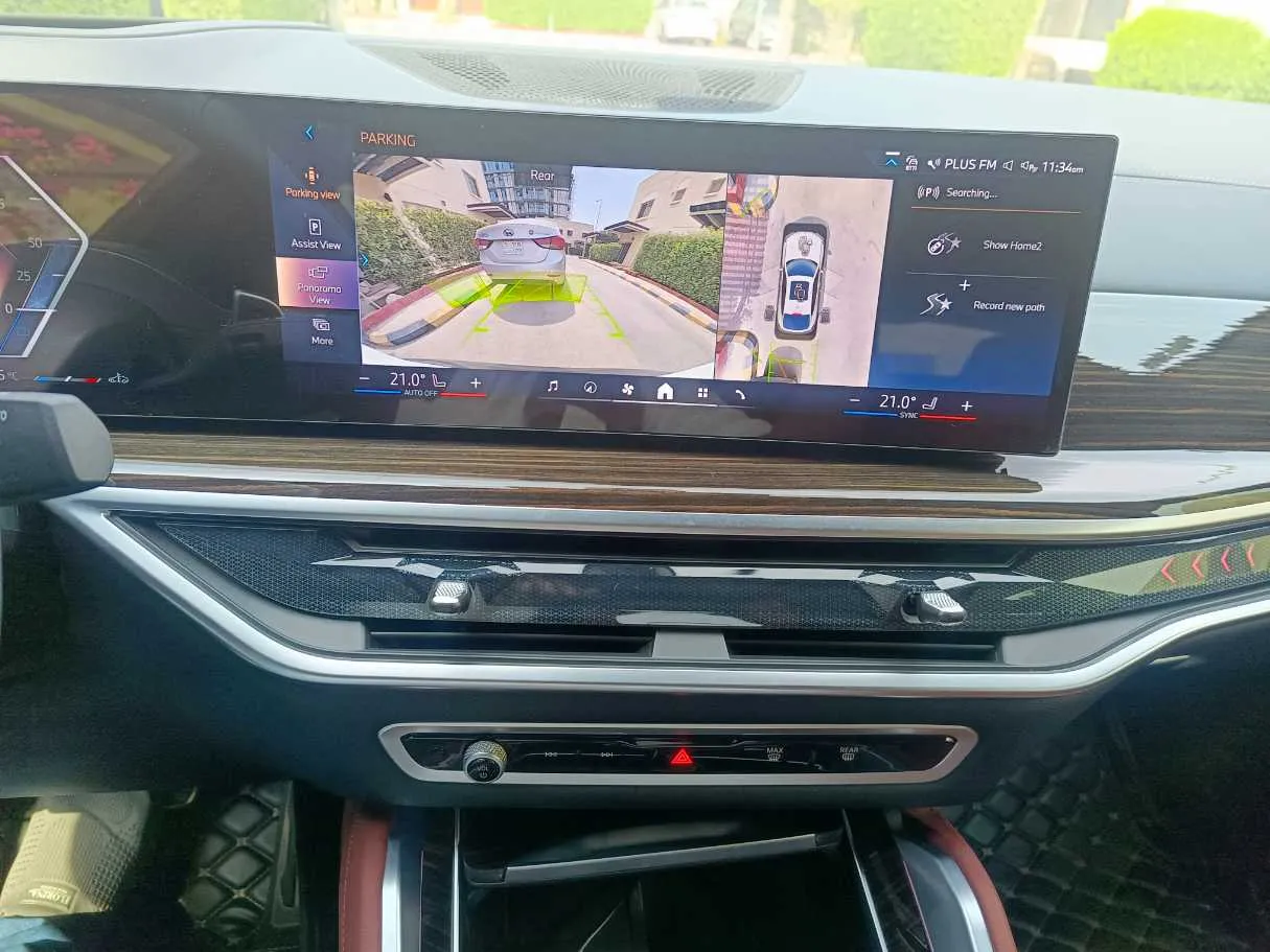 Car image 26