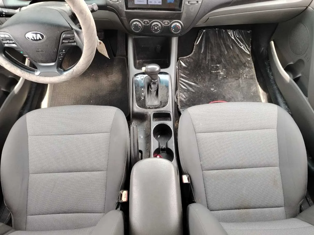 Car image 17