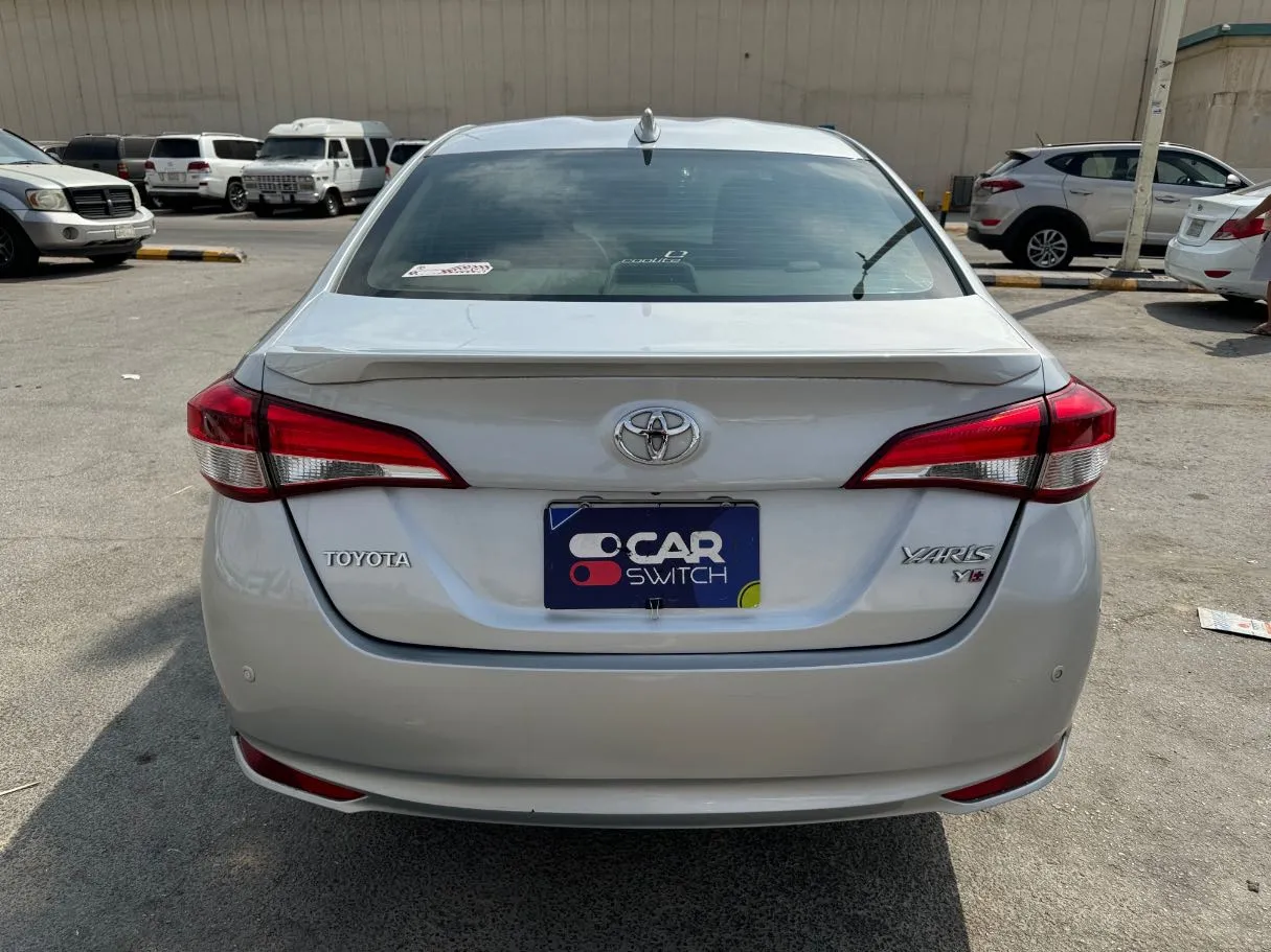 Car image 6