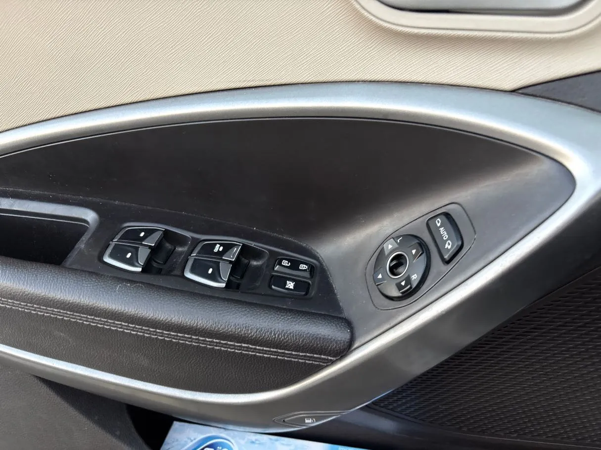 Car image 27