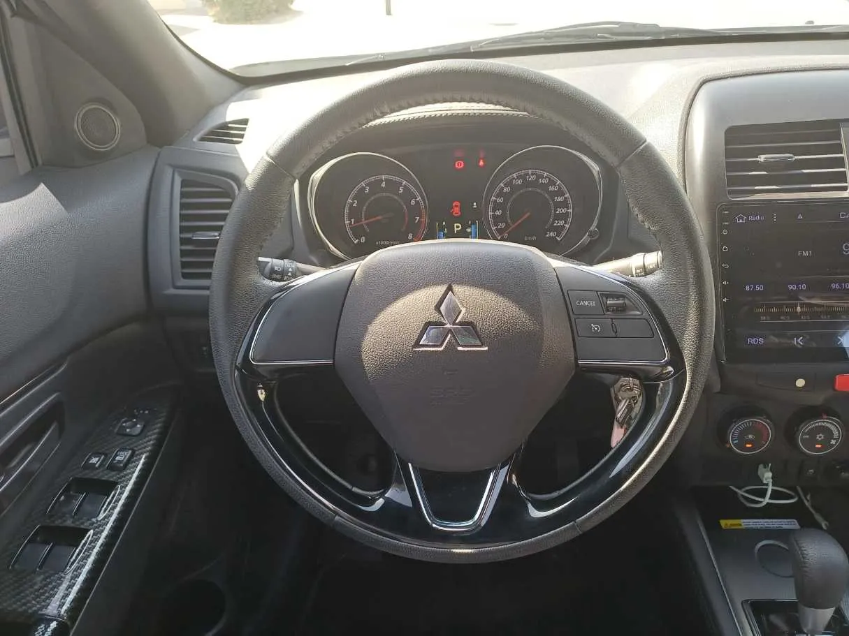Car image 17