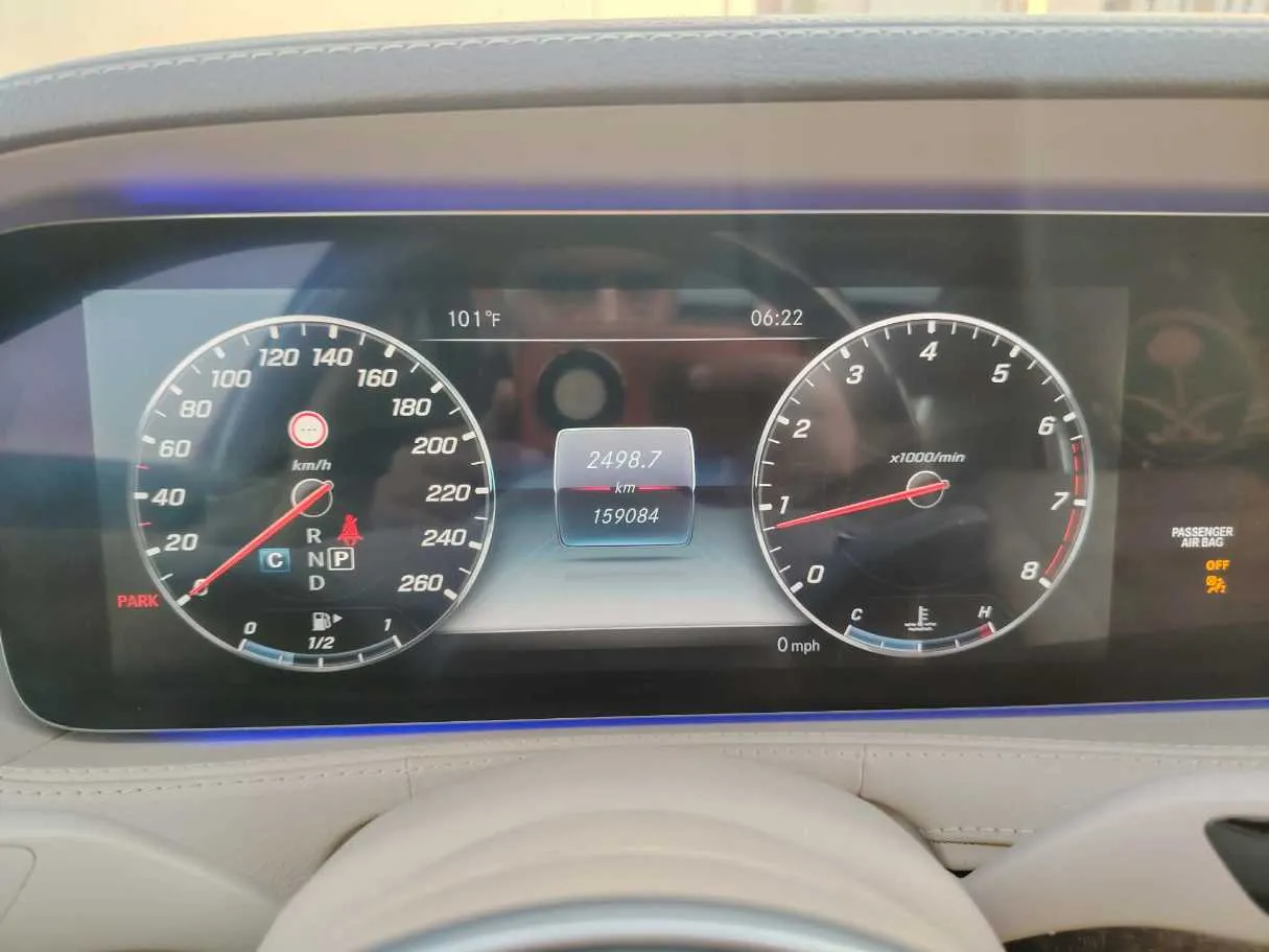 Car image 30