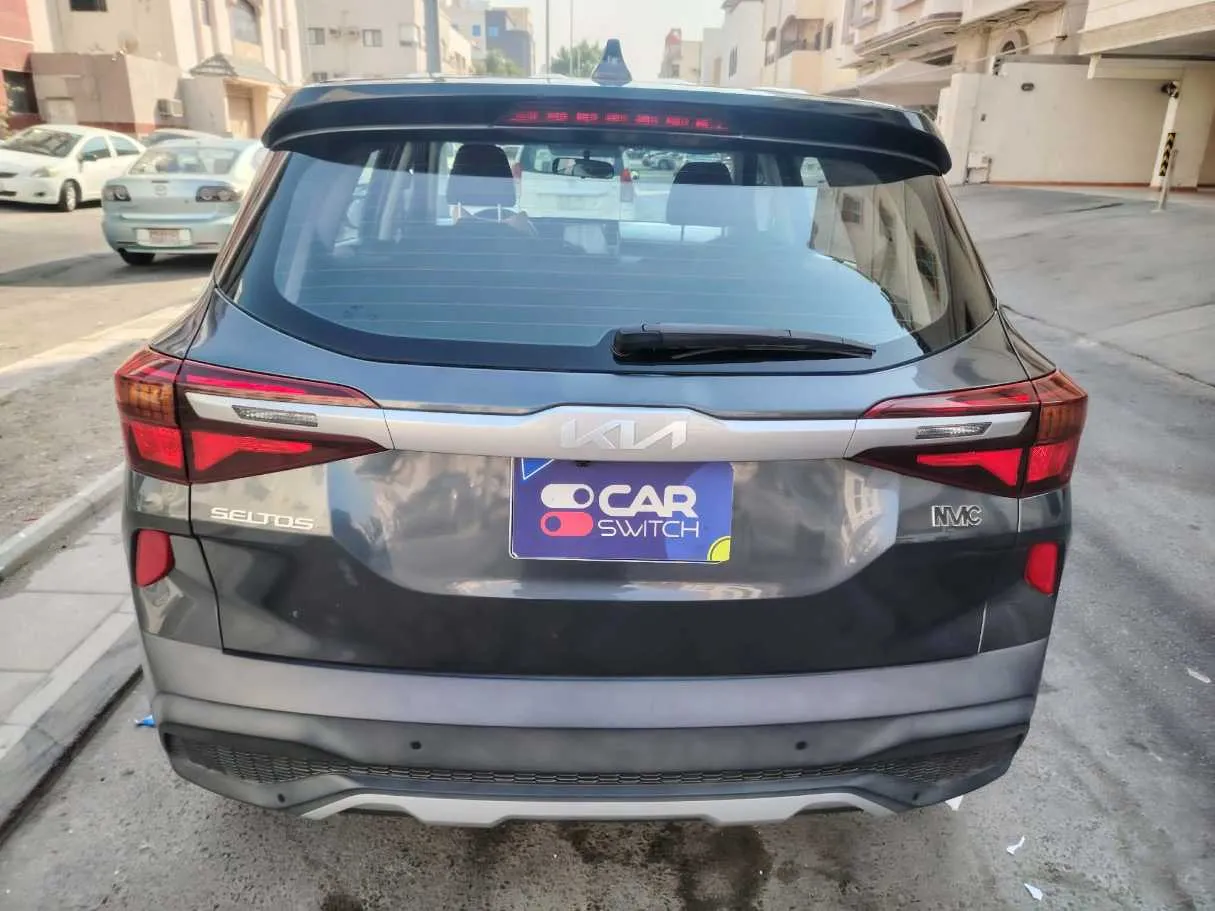 Car image 6