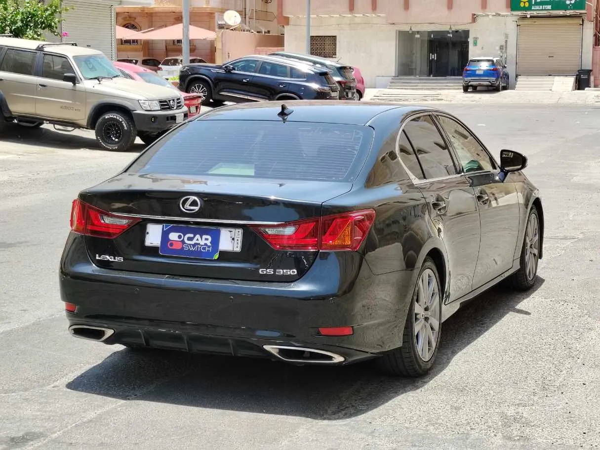 Car image 5