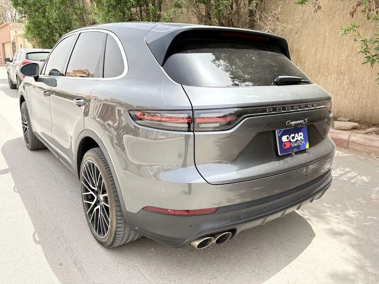 Car image 7