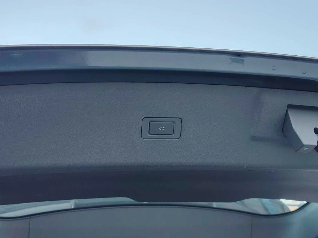 Car image 41