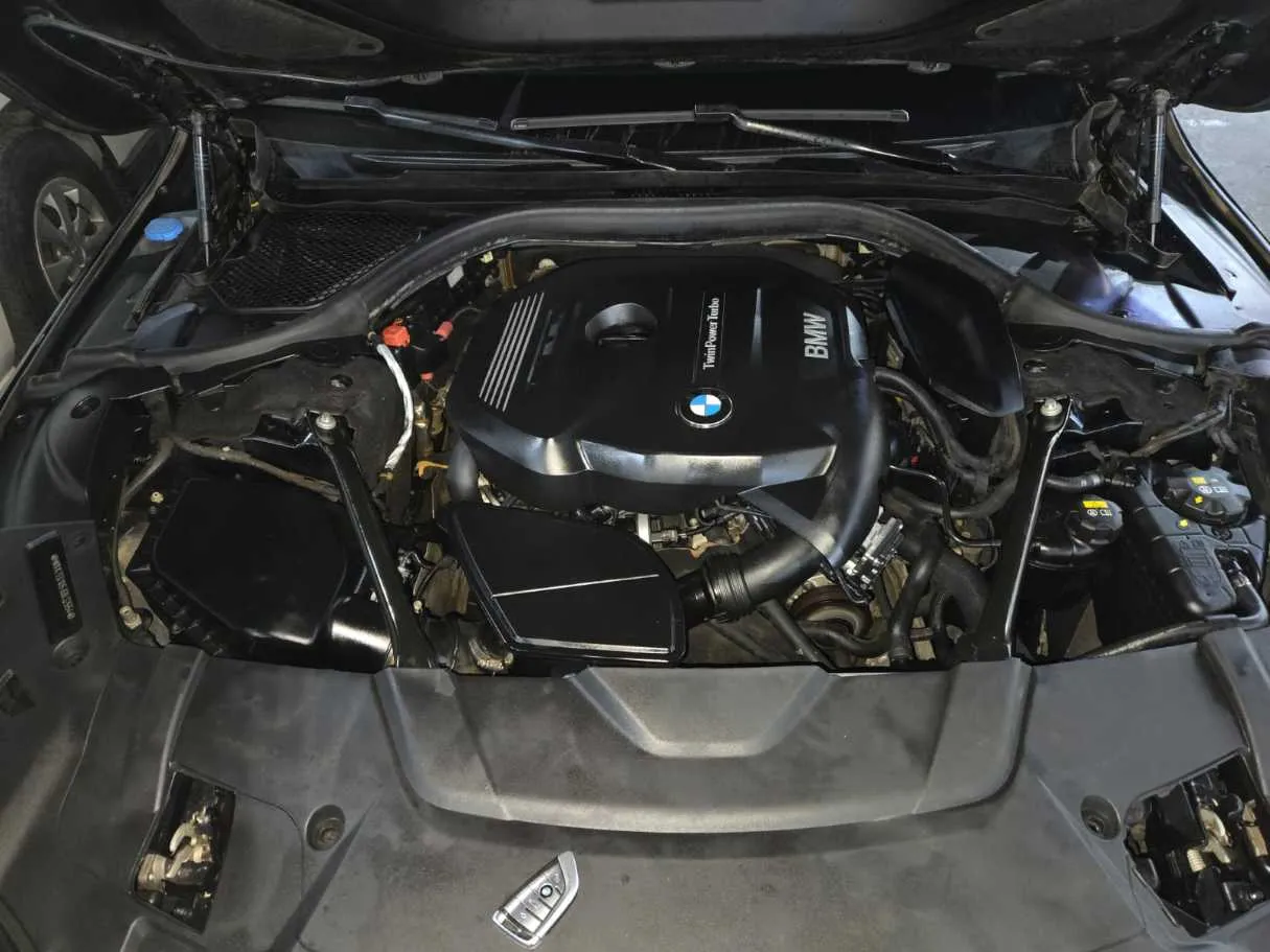 Car image 37