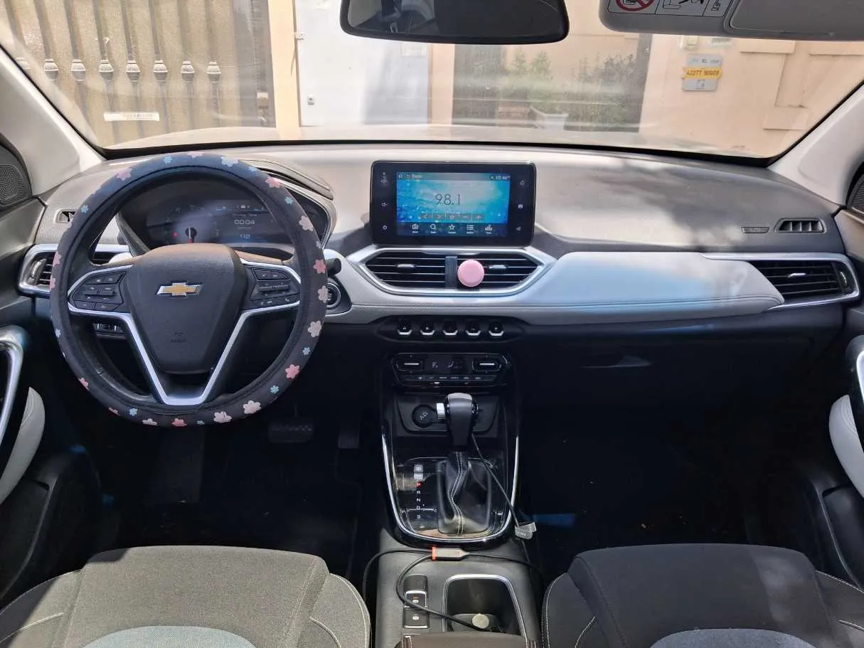 Car image 15