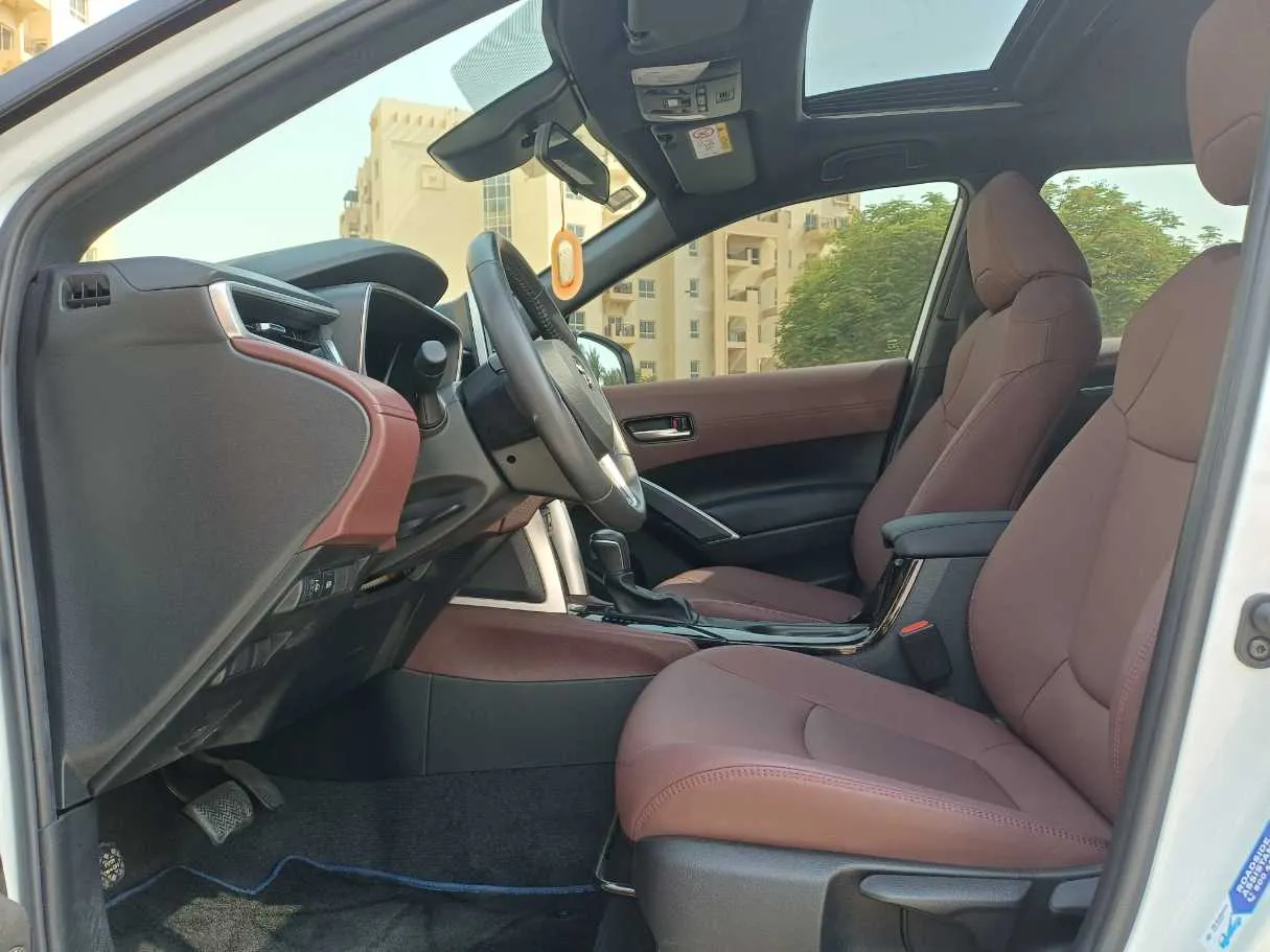 Car image 12