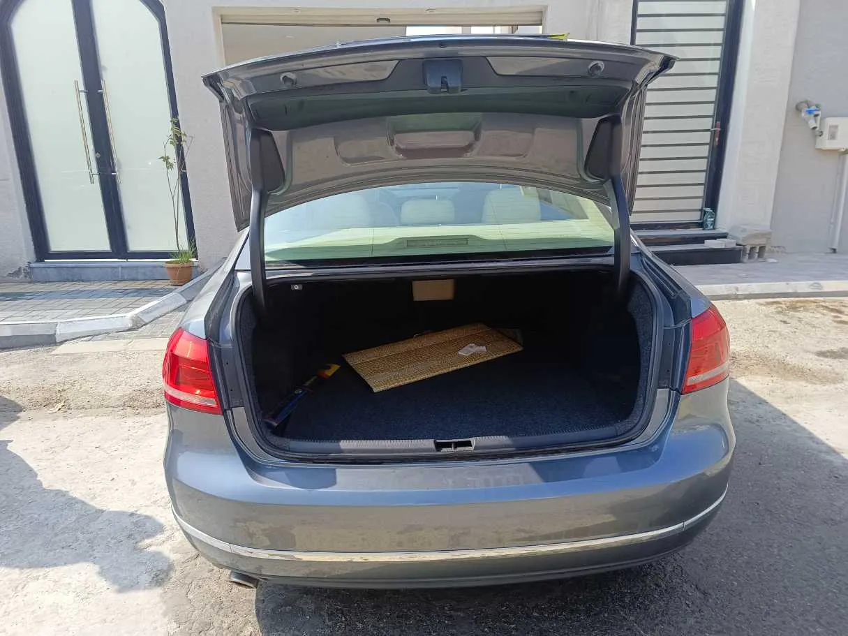 Car image 26