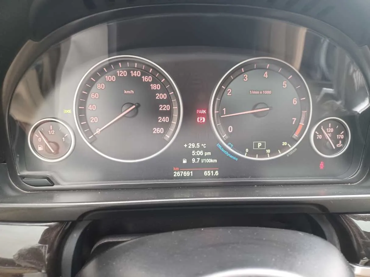 Car image 21