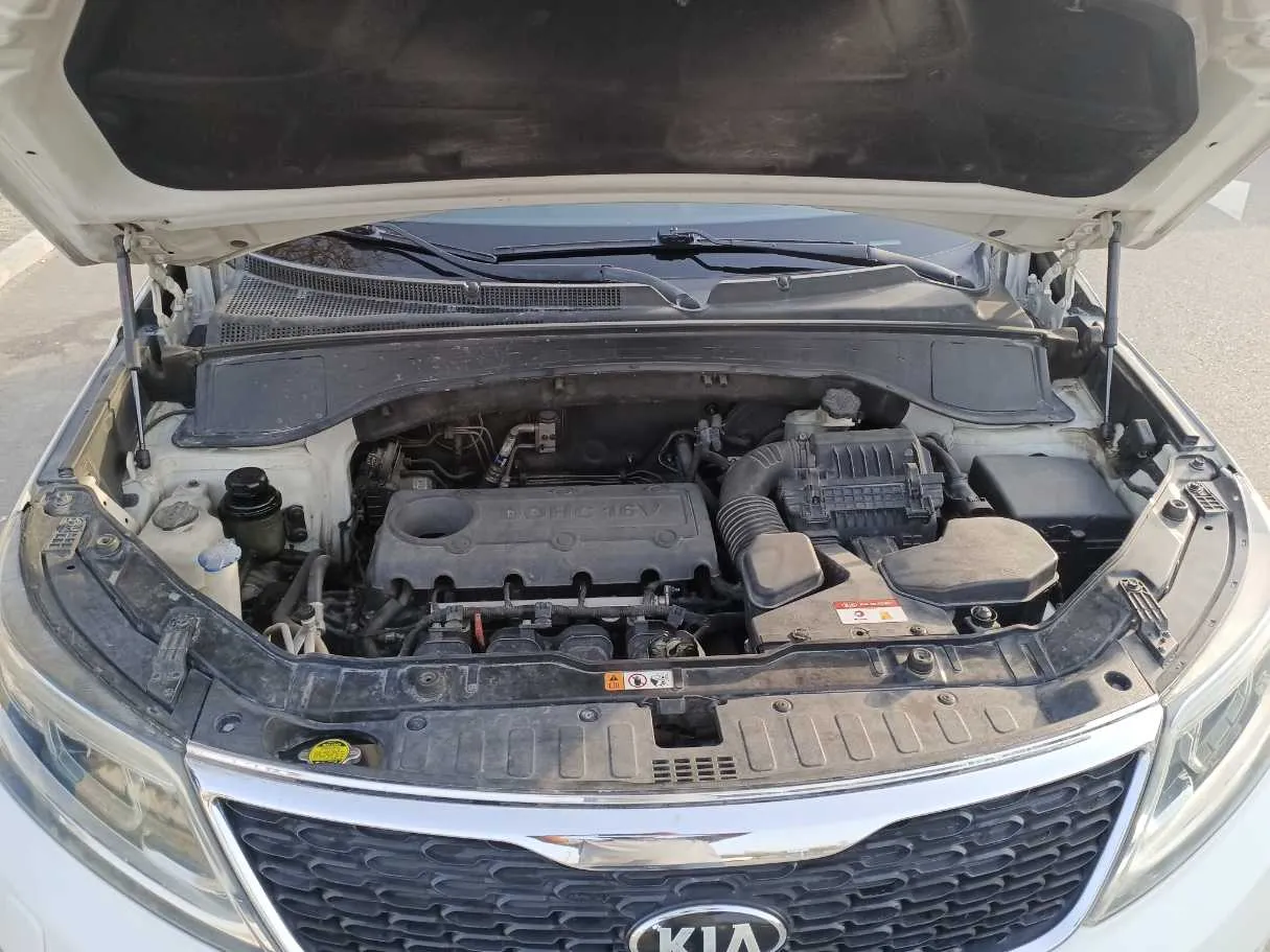 Car image 25