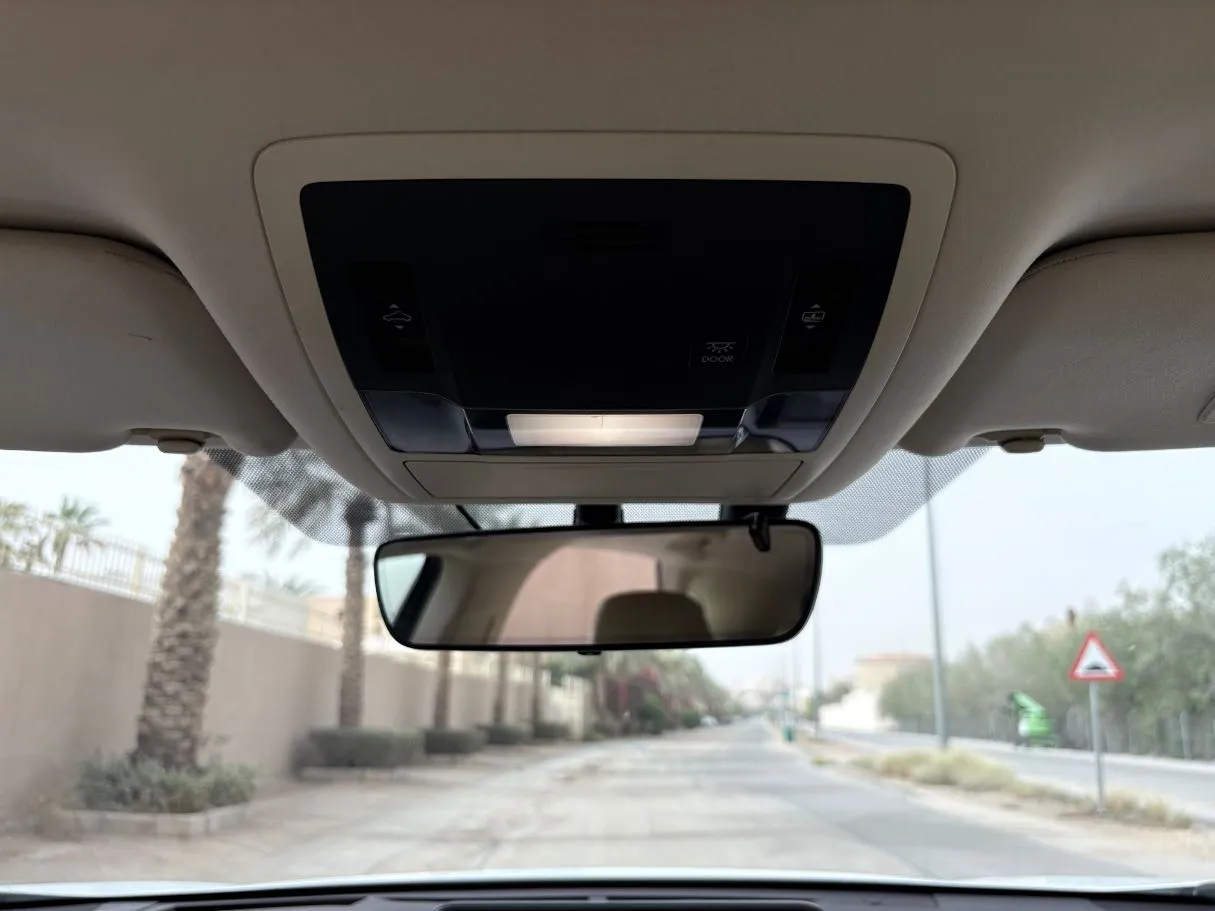 Car image 29
