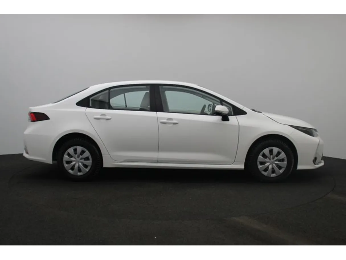 Car image 13
