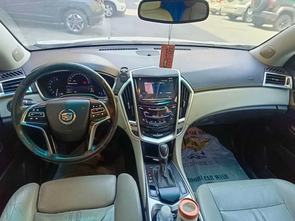 Car image 18