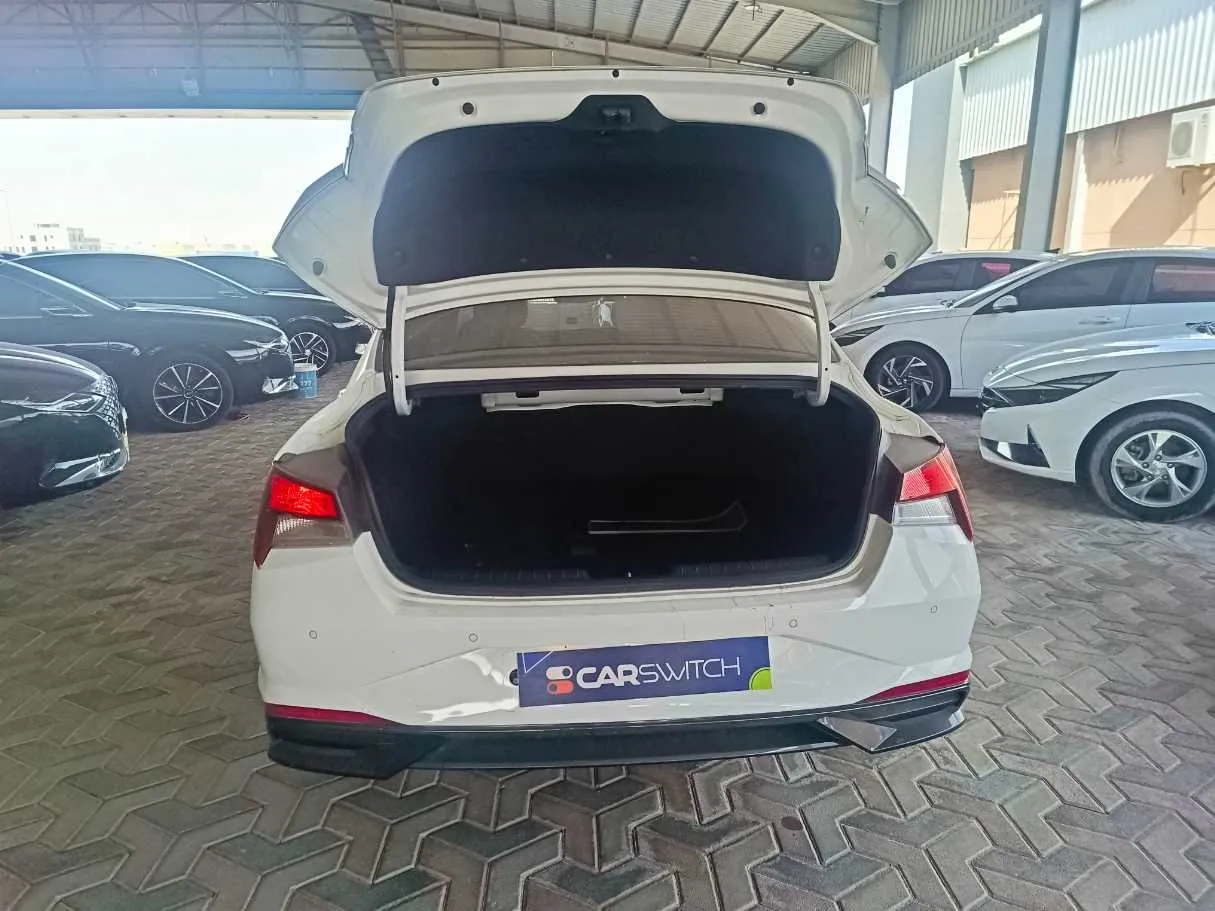 Car image 20