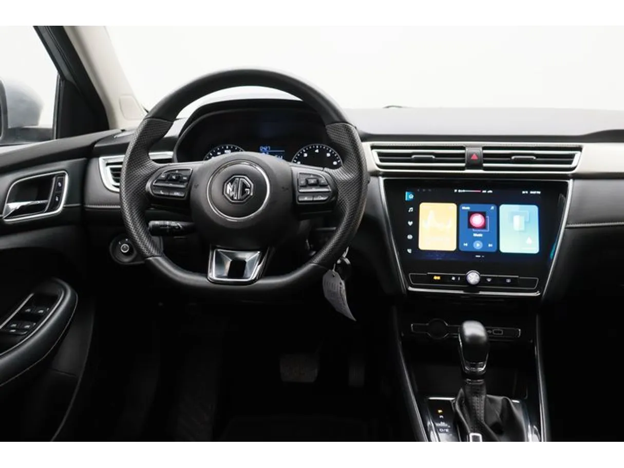 Car image 15