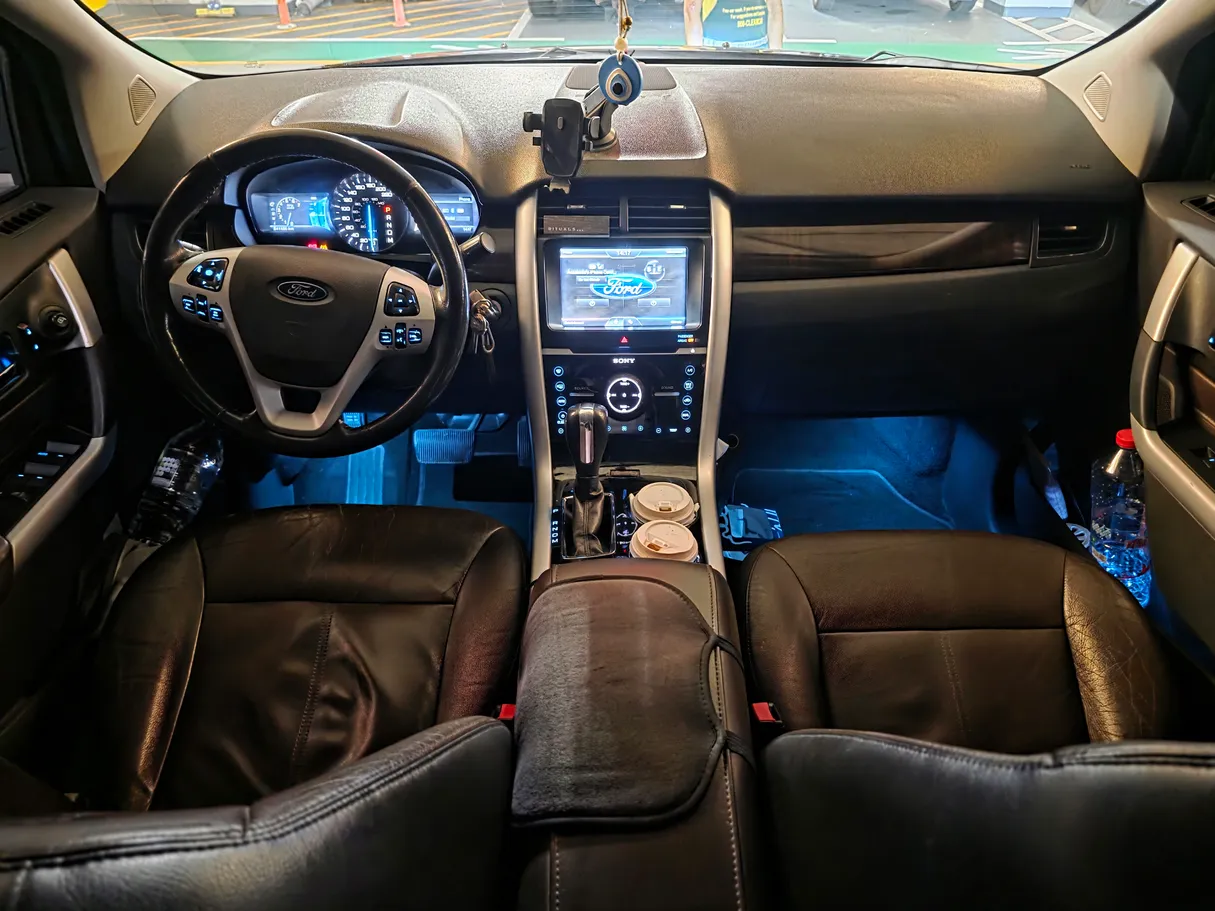Car image 5