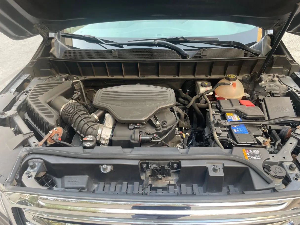 Car image 25