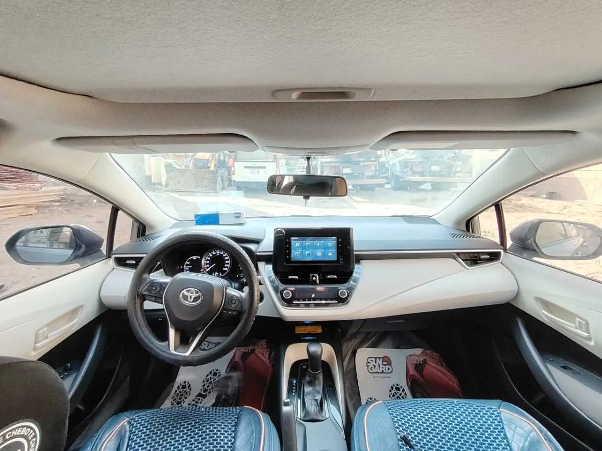 Car image 13