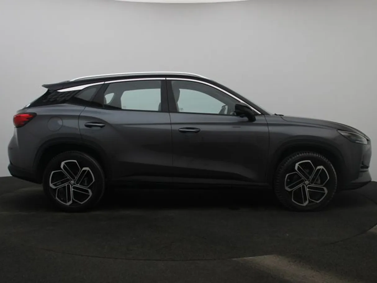 Car image 13