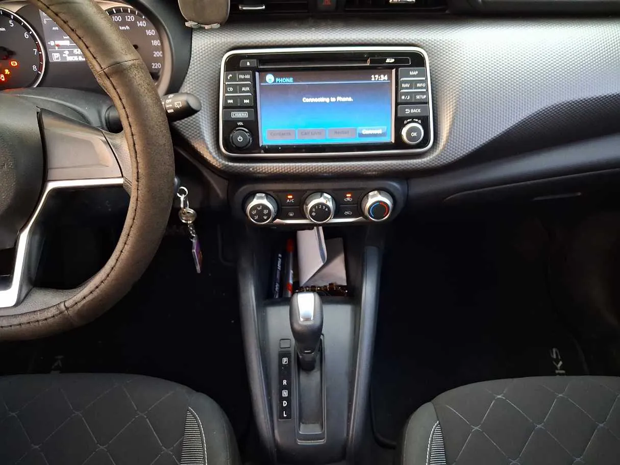 Car image 16