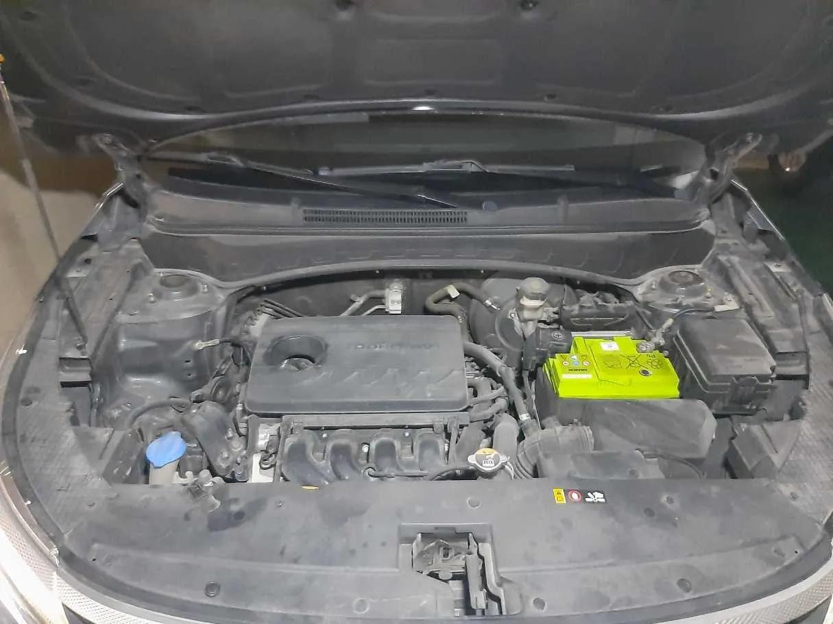 Car image 19