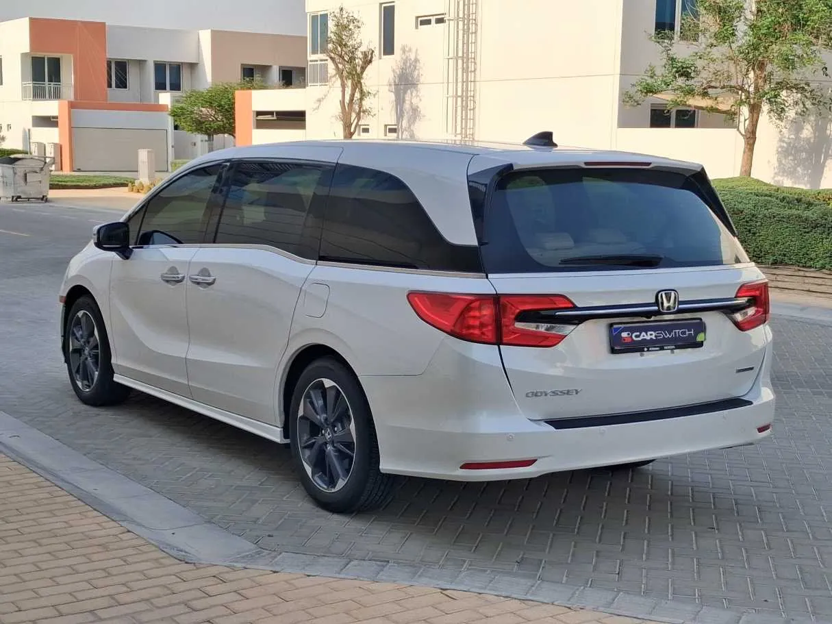 Car image 5