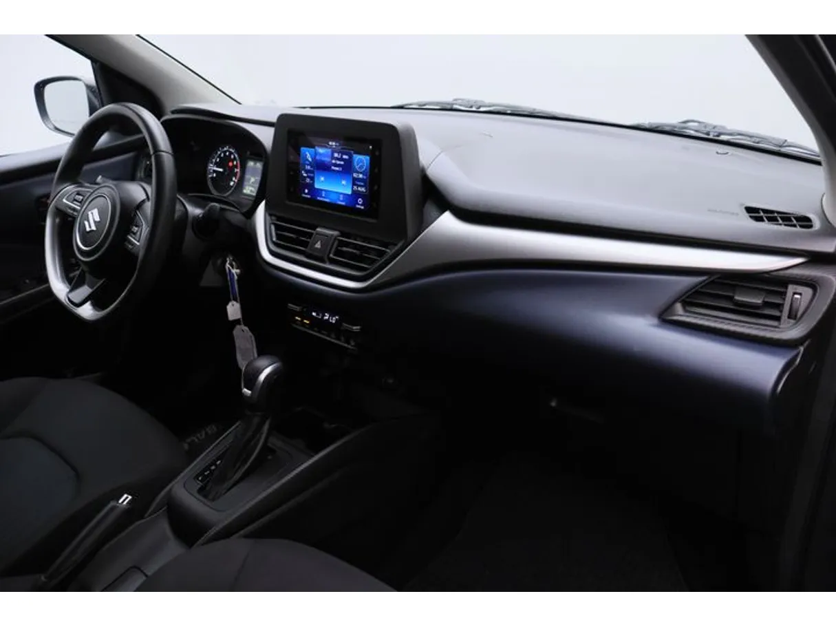 Car image 10