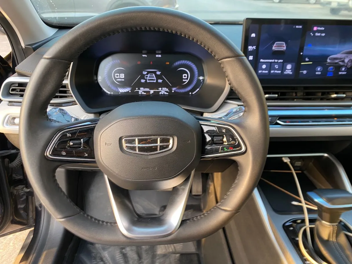 Car image 17
