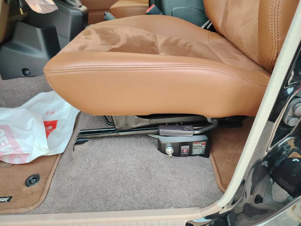 Car image 40