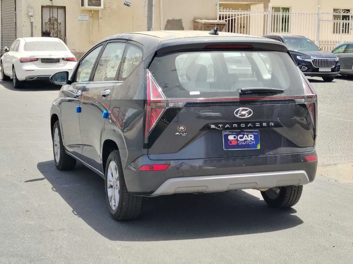 Car image 7