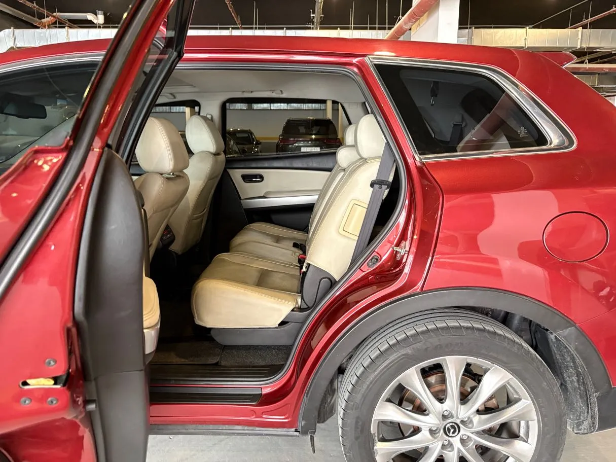 Car image 15