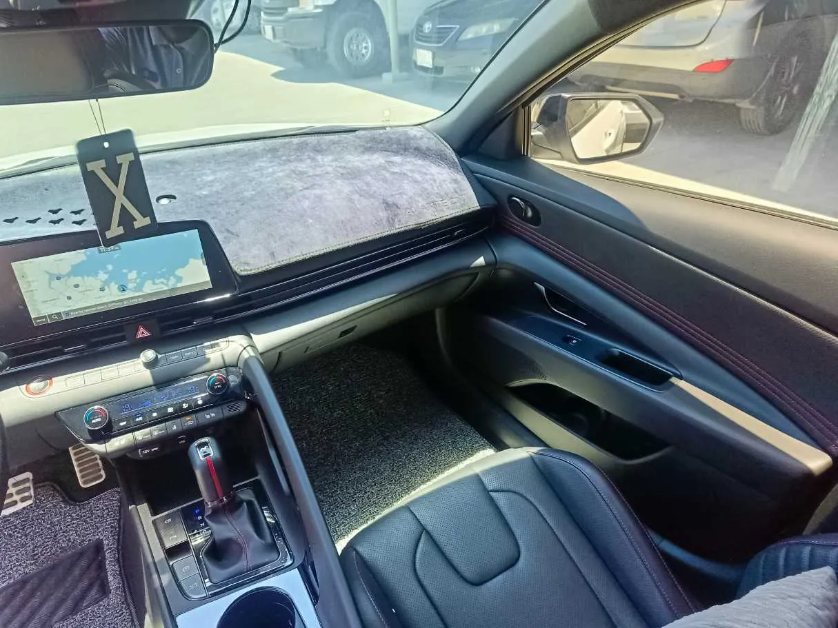 Car image 23