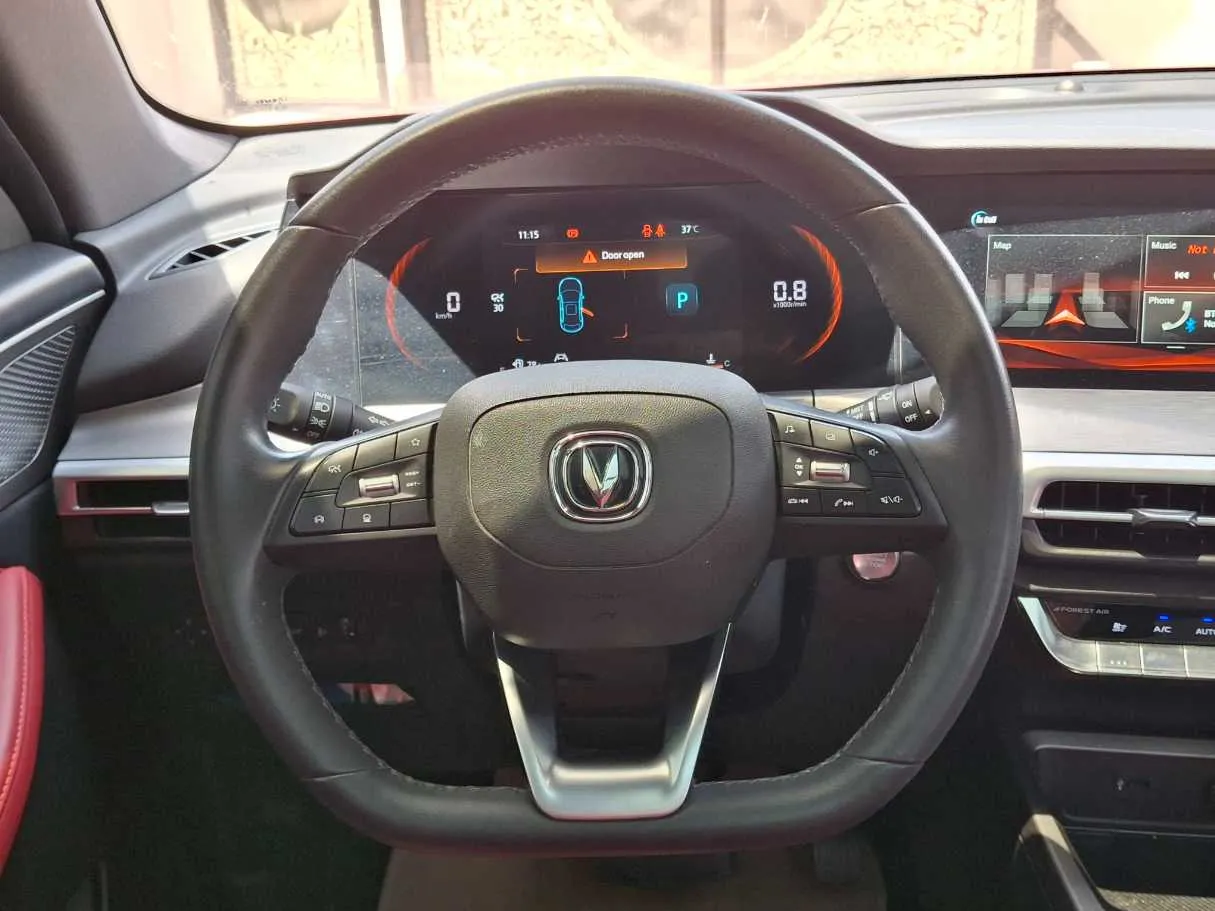 Car image 15