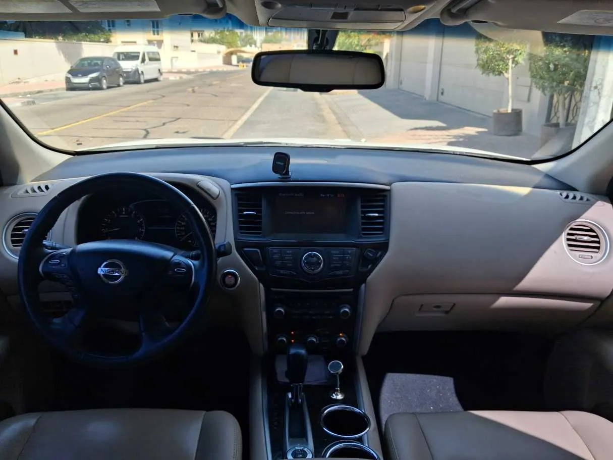 Car image 17