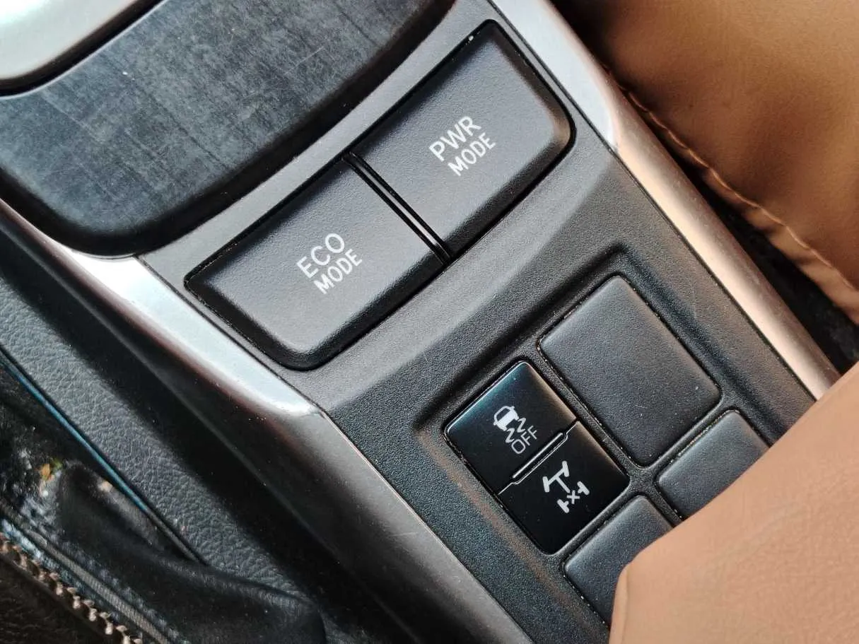 Car image 27