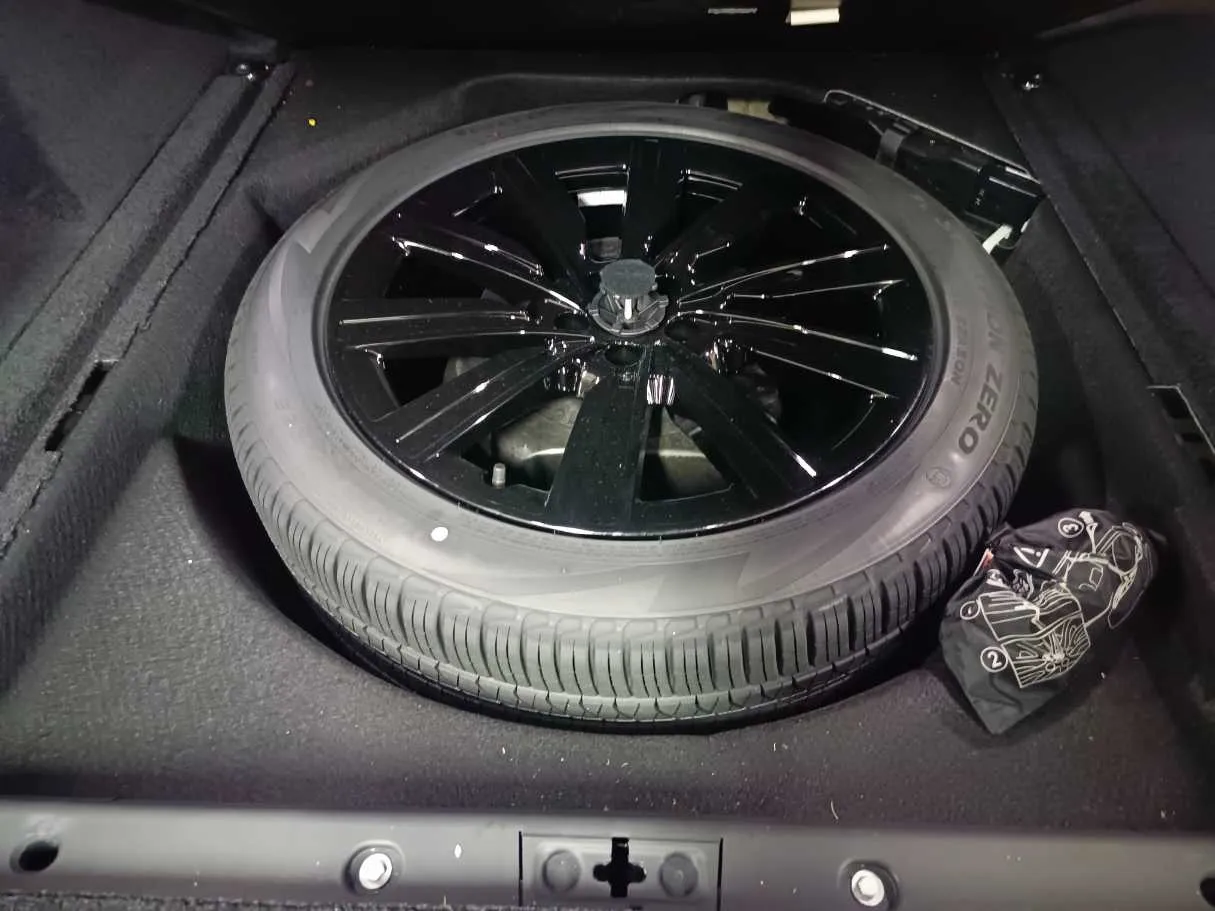 Car image 39