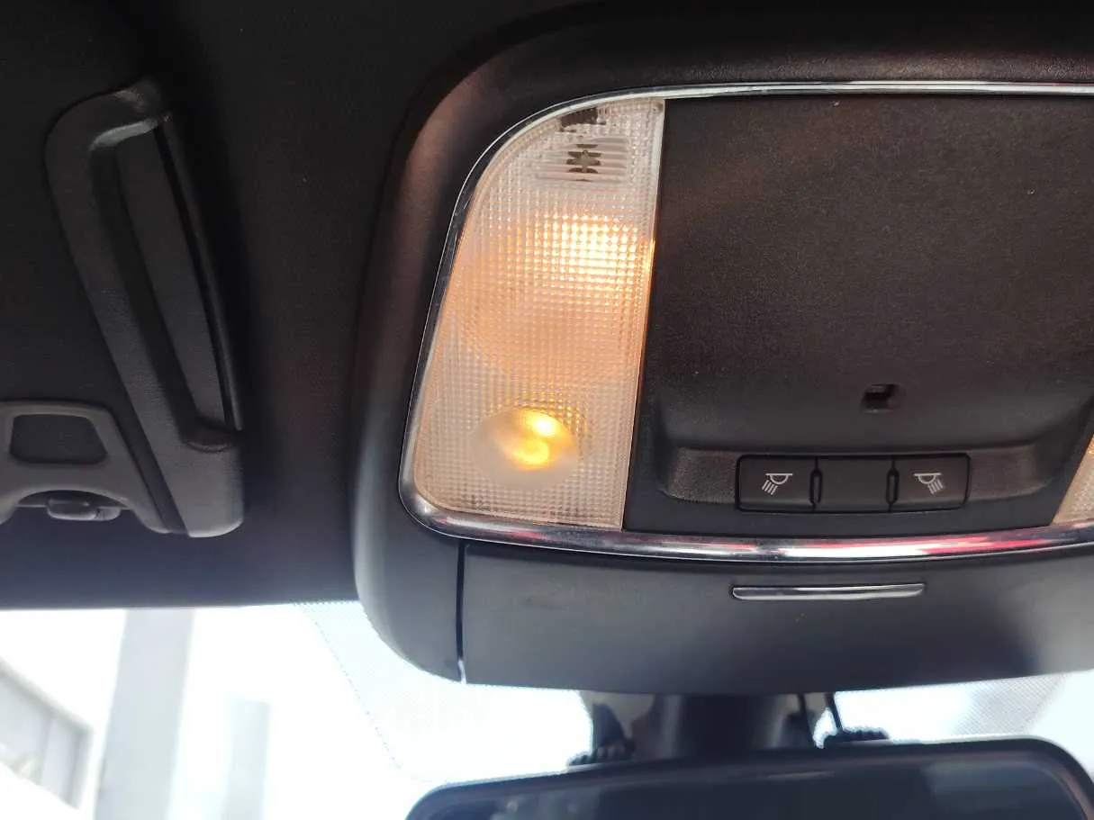 Car image 25