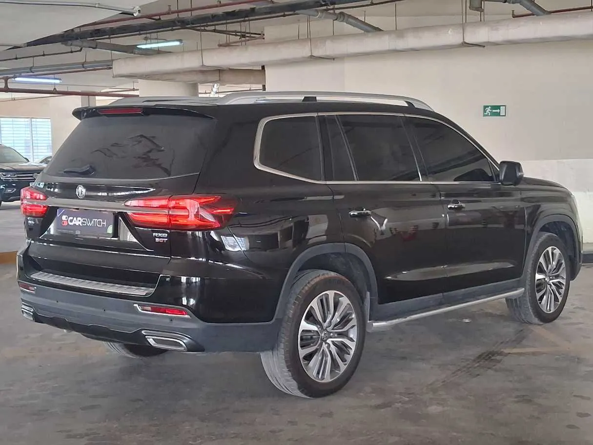 Car image 5