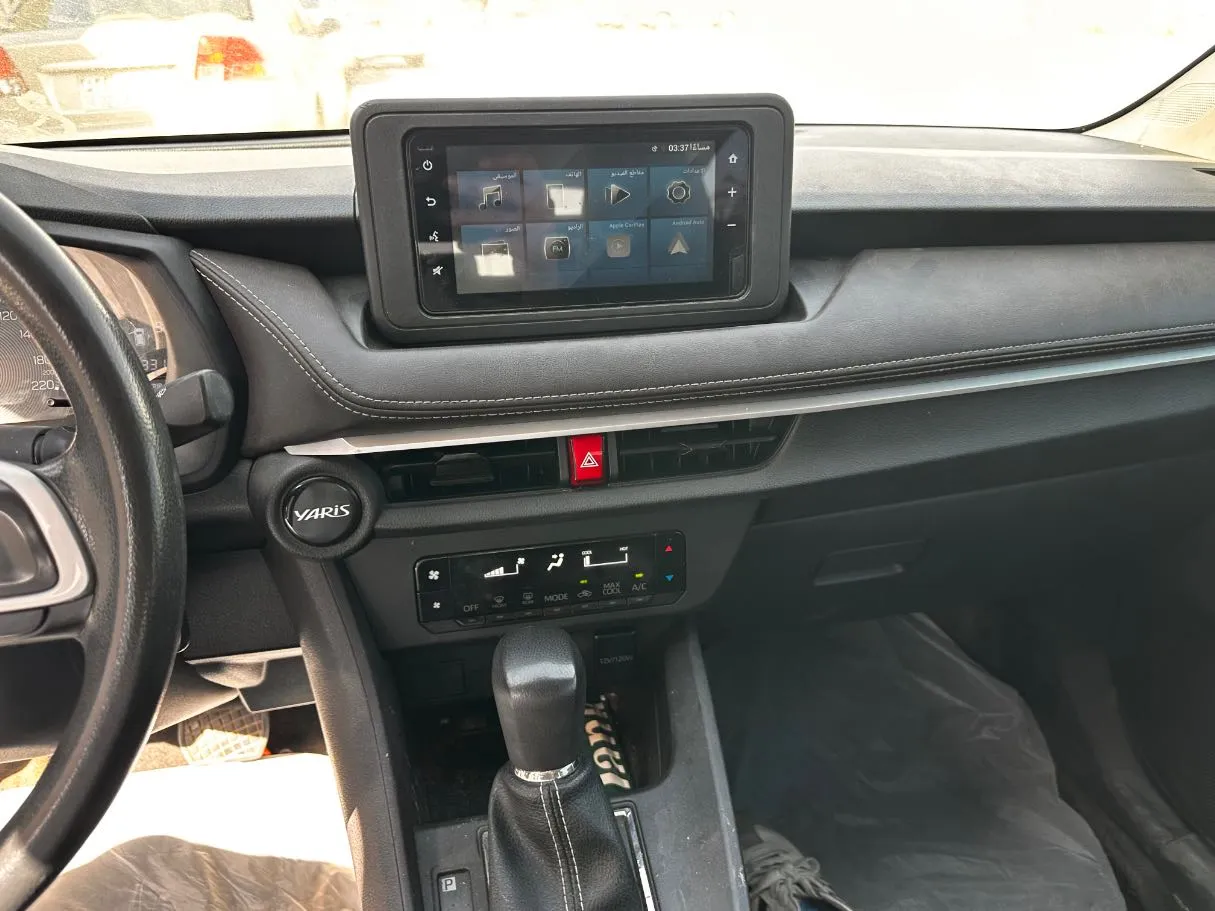 Car image 19