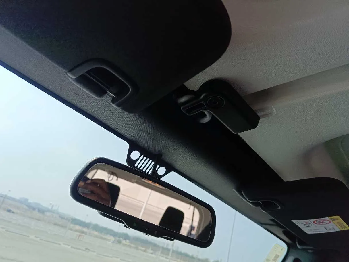 Car image 32