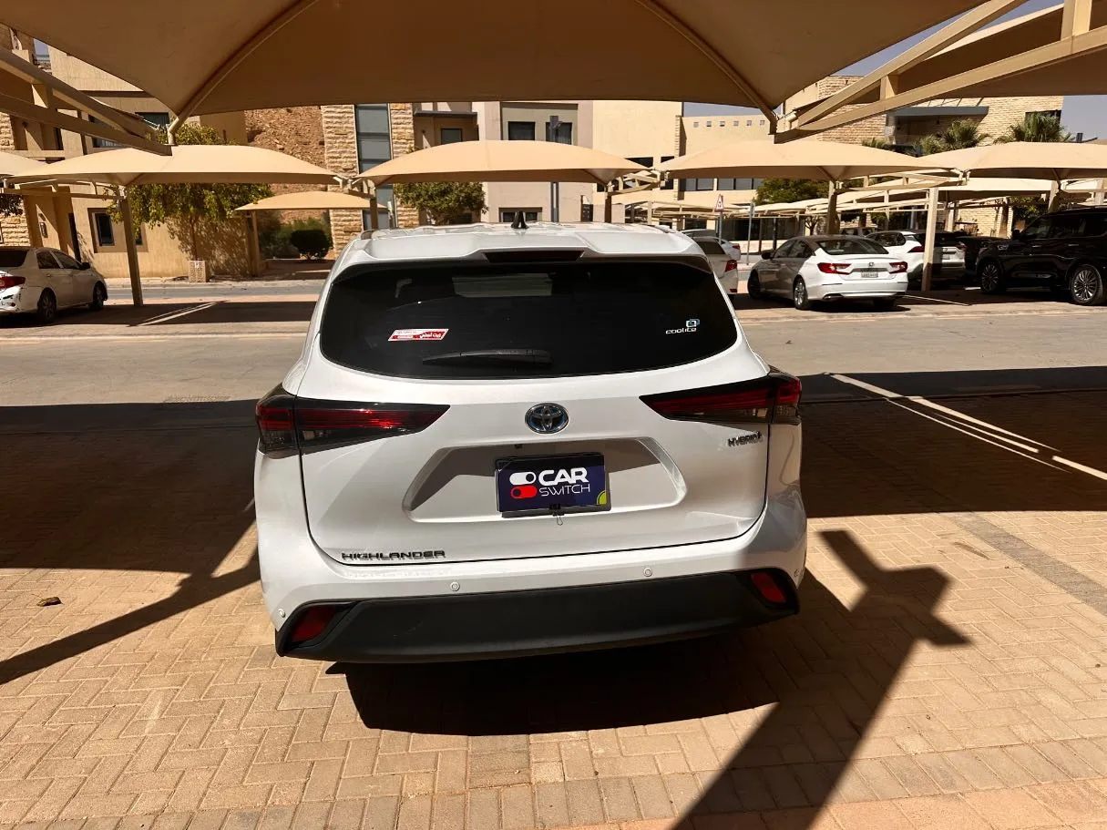 Car image 6